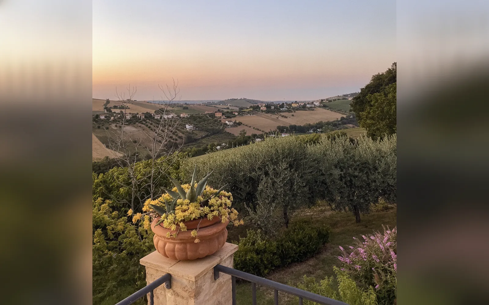 Esterni di Casa Blanca, Lido di Fermo (Marche) (foto 2)
